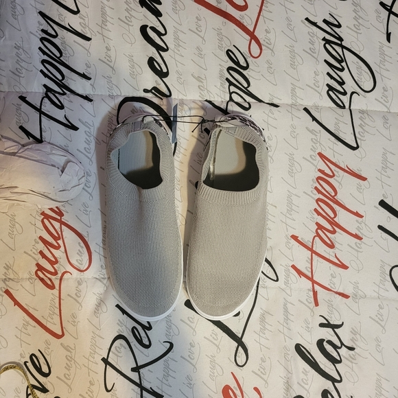 Sun& Sky Women's Mesh Grey Pull on Shoes - Picture 3 of 7